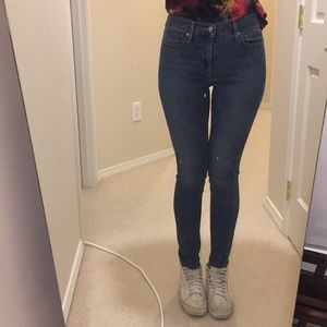 Levi Slimming Skinny Jeans